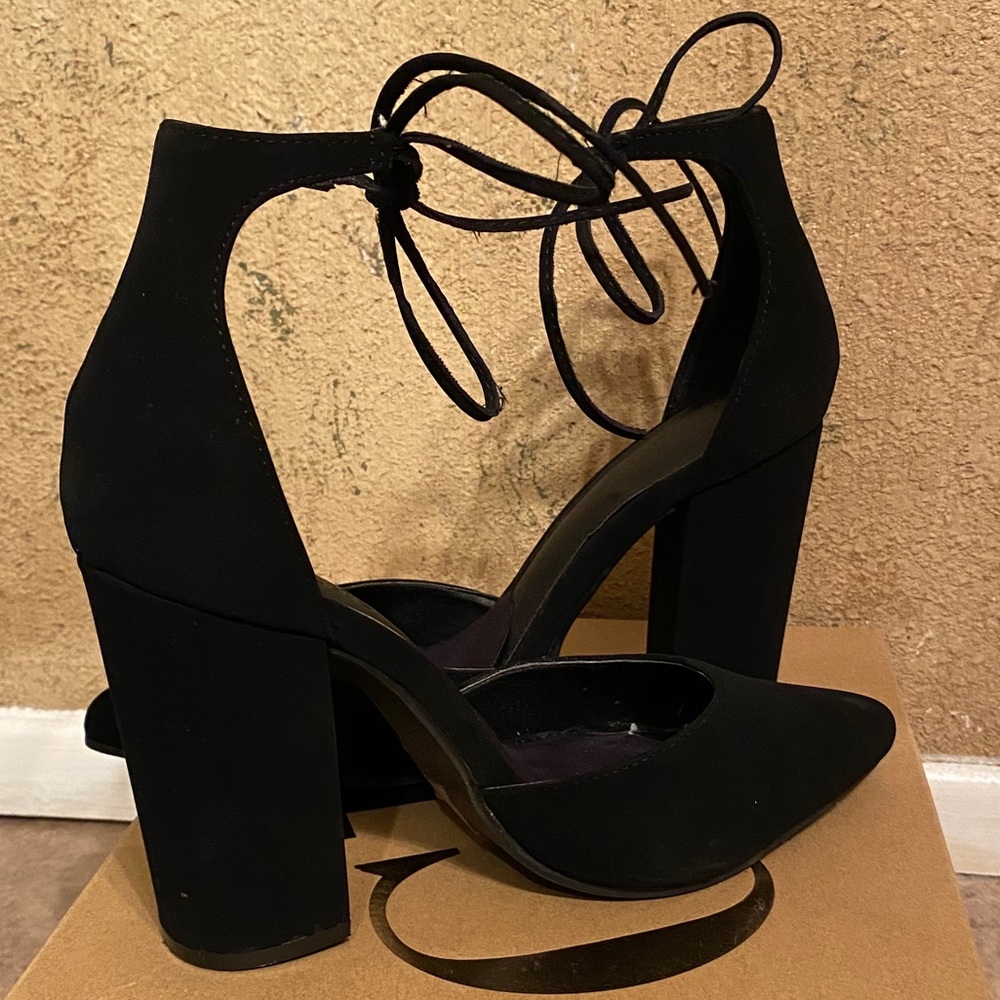 Heels - Picture 3 of 4